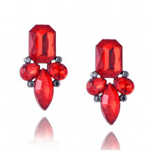 Load image into Gallery viewer, Crystal Drop Earrings